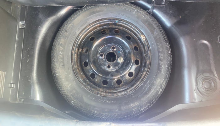 2017 Maruti Swift VXI, Petrol, Manual, 1,22,660 km, Spare Tyre