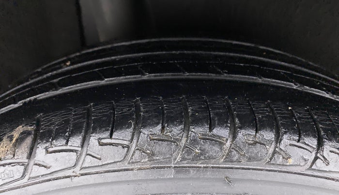2016 Maruti Baleno SIGMA PETROL 1.2, Petrol, Manual, 47,741 km, Right Rear Tyre Tread