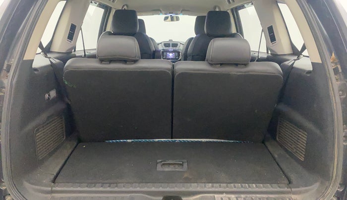 2017 Tata Hexa XTA 4X2 6 STR, Diesel, Automatic, 1,19,064 km, Boot Inside