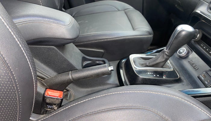 2017 Tata Hexa XTA 4X2 6 STR, Diesel, Automatic, 1,19,064 km, Gear Lever