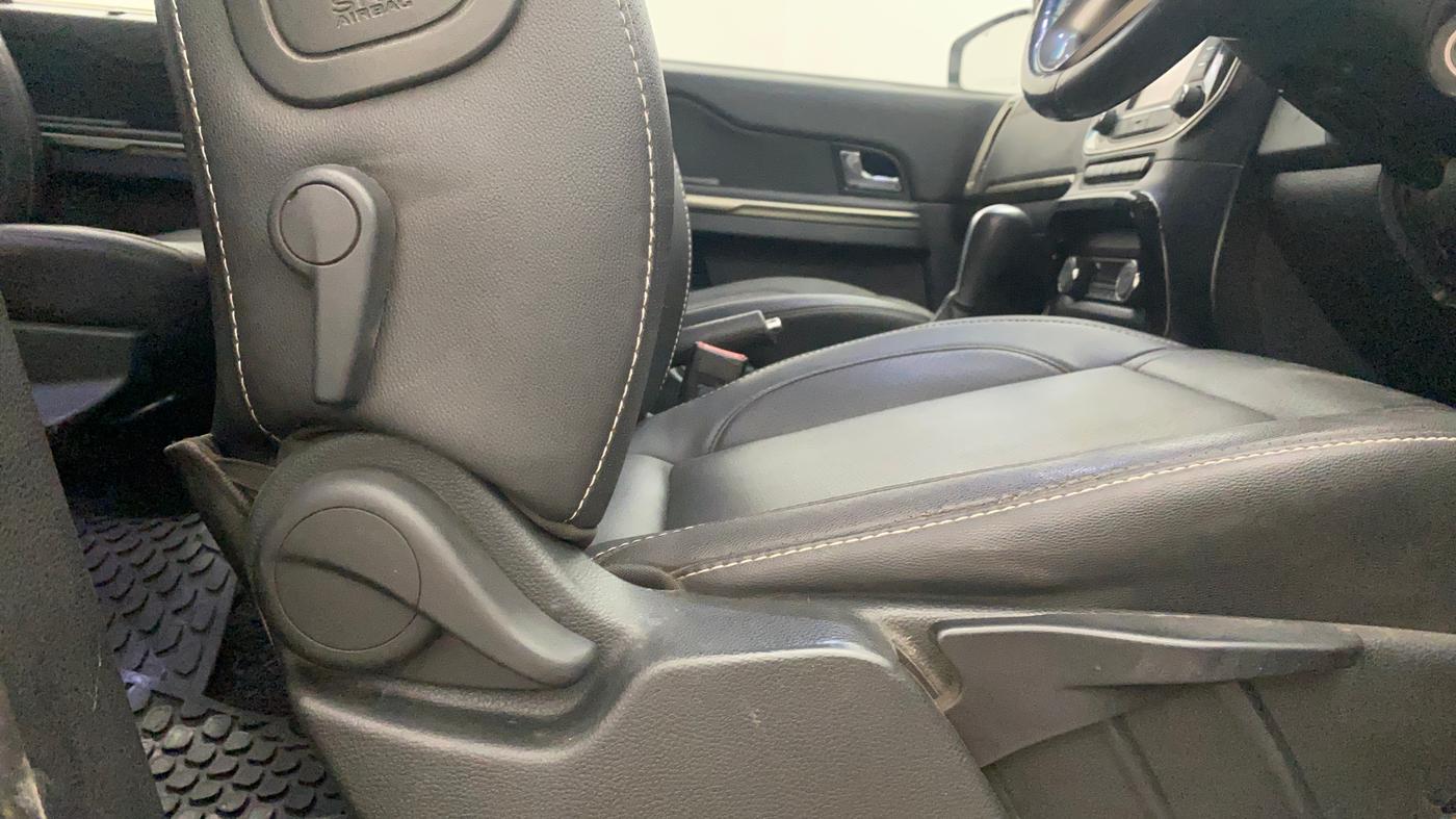 2017 Tata Hexa XTA 4X2 6 STR, Diesel, Automatic, 1,19,064 km, Driver Side Adjustment Panel