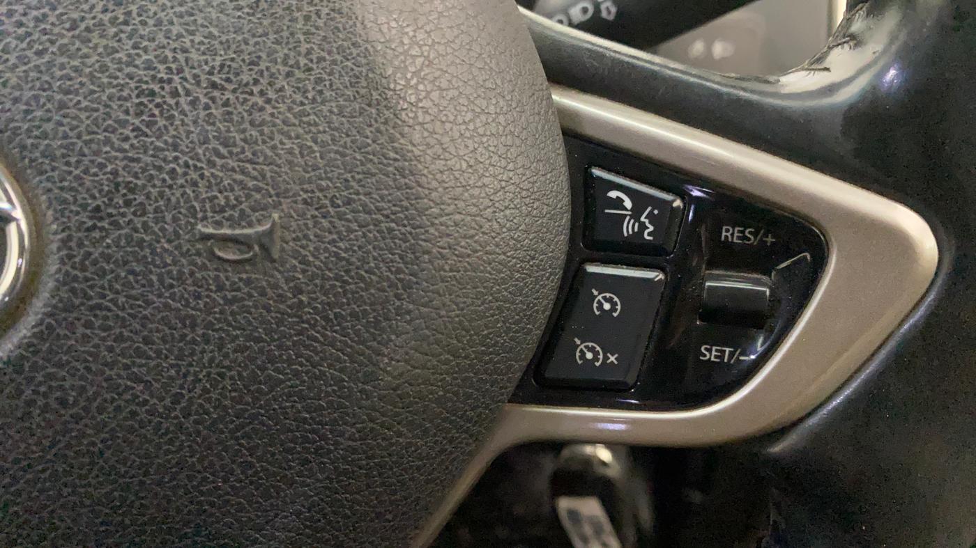 2017 Tata Hexa XTA 4X2 6 STR, Diesel, Automatic, 1,19,064 km, Adaptive Cruise Control