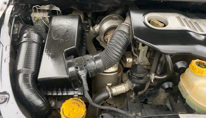 2017 Tata Hexa XTA 4X2 6 STR, Diesel, Automatic, 1,19,064 km, Engine View - Right