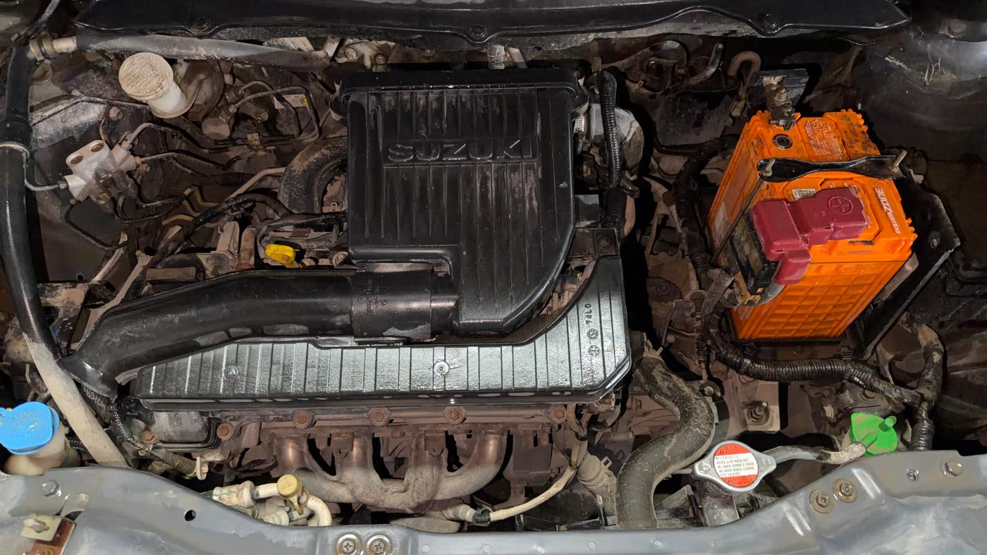 2016 Maruti Swift VXI, Petrol, Manual, 1,12,899 km, Engine View