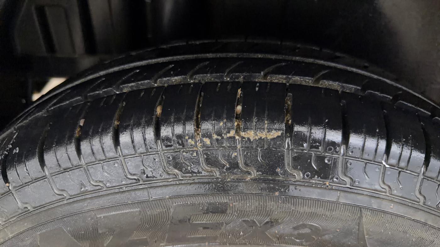 2016 Maruti Swift VXI, Petrol, Manual, 1,12,899 km, Right Rear Tyre Tread