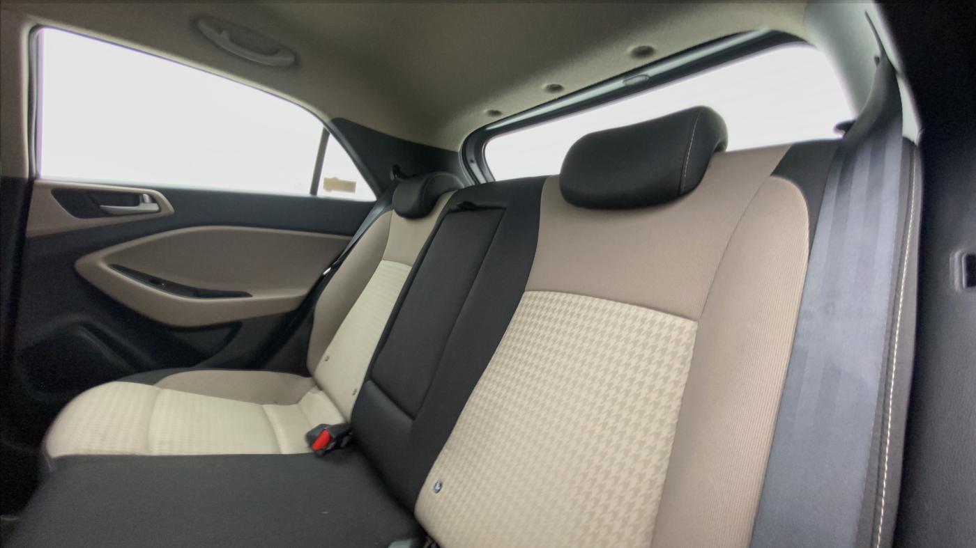 2018 Hyundai Elite i20 ASTA 1.2 (O), Petrol, Manual, 44,563 km, Right Side Rear Door Cabin