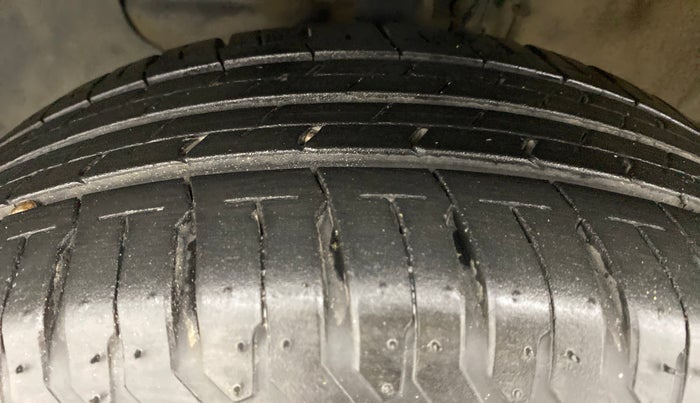 2018 Hyundai Elite i20 ASTA 1.2 (O), Petrol, Manual, 44,563 km, Left Front Tyre Tread