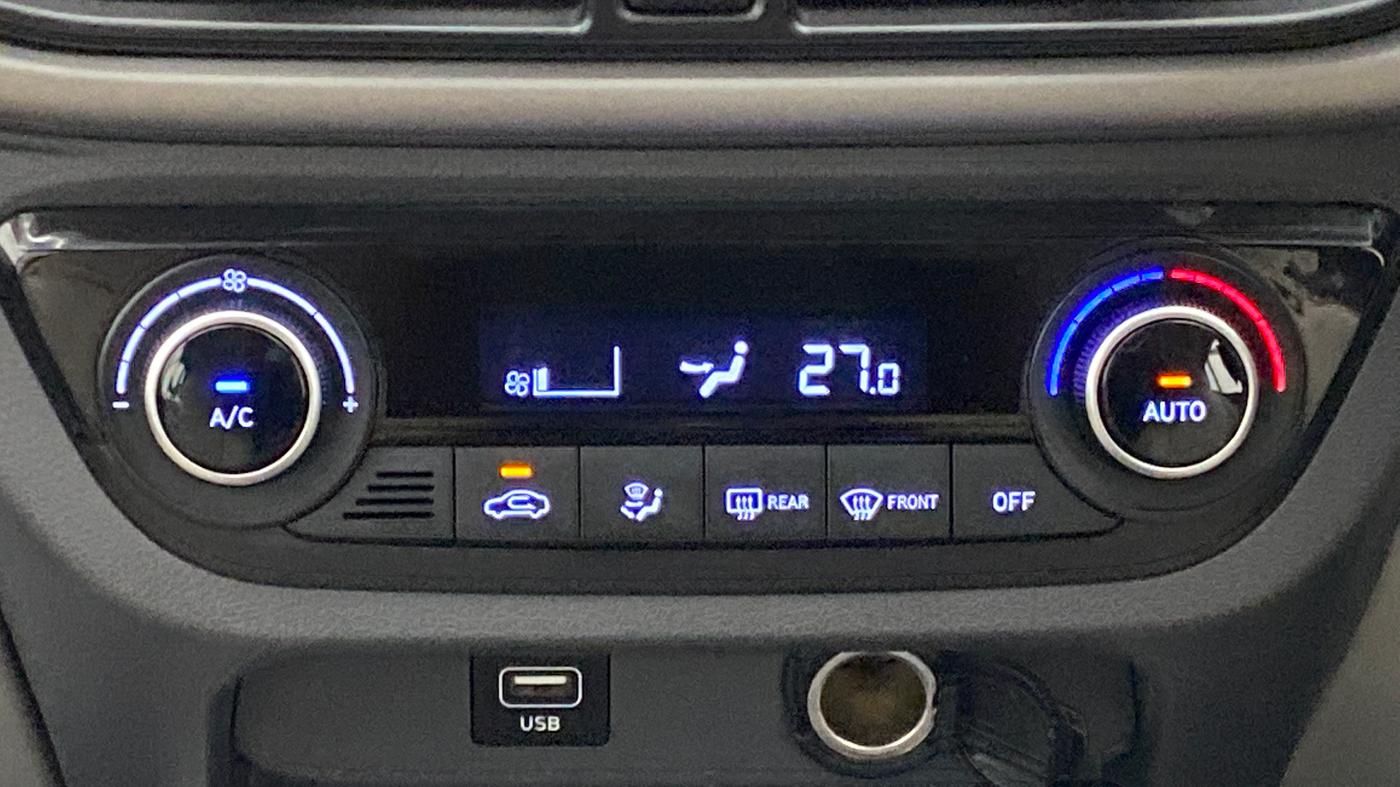 2020 Hyundai GRAND I10 NIOS SPORTZ 1.2 AT, Petrol, Automatic, 3,892 km, Automatic Climate Control