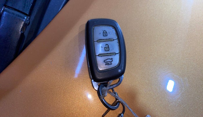 2014 Hyundai Grand i10 ASTA 1.2 KAPPA VTVT, Petrol, Manual, 1,05,938 km, Key Close Up