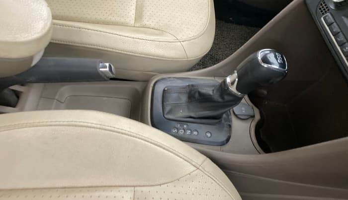 2016 Skoda Rapid 1.5 TDI CR STYLE PLUS AT, Diesel, Automatic, 1,16,803 km, Gear Lever