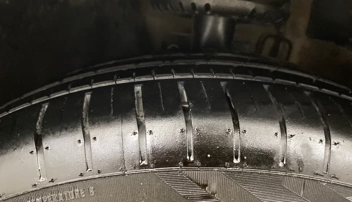 2016 Skoda Rapid 1.5 TDI CR STYLE PLUS AT, Diesel, Automatic, 1,16,803 km, Left Front Tyre Tread