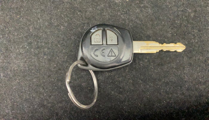 2018 Maruti Swift VXI AMT, Petrol, Automatic, 67,158 km, Key Close Up