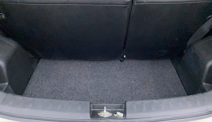 2017 Maruti Swift VXI D, Petrol, Manual, 37,940 km, Boot Inside View