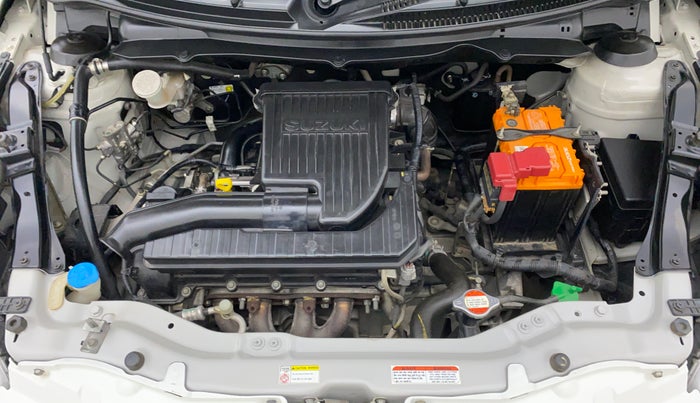 2017 Maruti Swift VXI D, Petrol, Manual, 37,940 km, Engine Bonet View