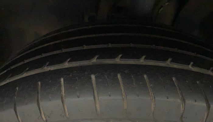 2022 Tata PUNCH ACCOMPLISHED AMT, Petrol, Automatic, 21,907 km, Left Front Tyre Tread