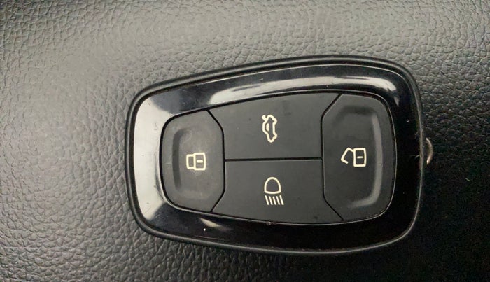 2022 Tata PUNCH ACCOMPLISHED AMT, Petrol, Automatic, 21,907 km, Key Close Up