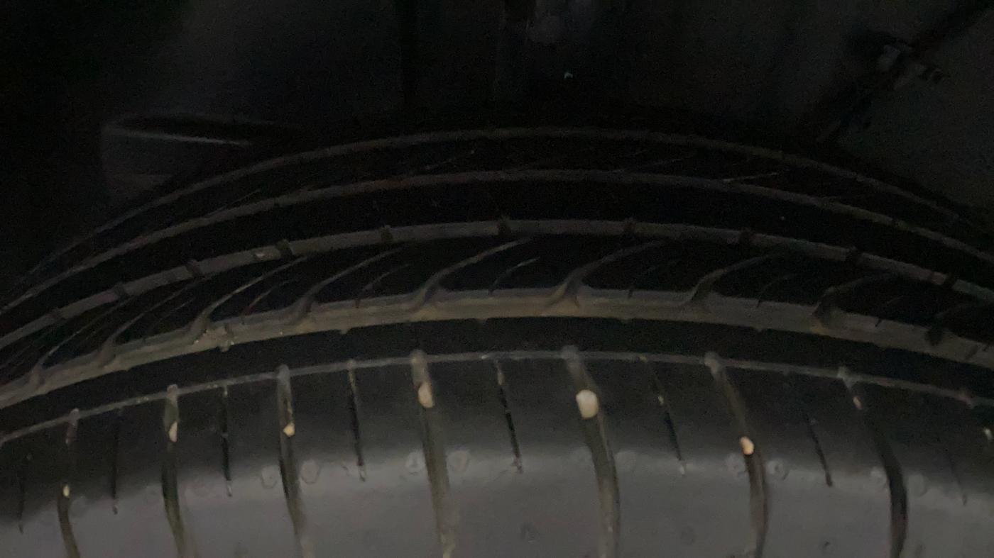 2022 Tata PUNCH ACCOMPLISHED AMT, Petrol, Automatic, 21,907 km, Right Rear Tyre Tread