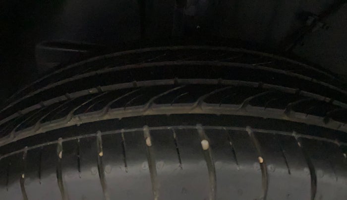 2022 Tata PUNCH ACCOMPLISHED AMT, Petrol, Automatic, 21,907 km, Right Rear Tyre Tread