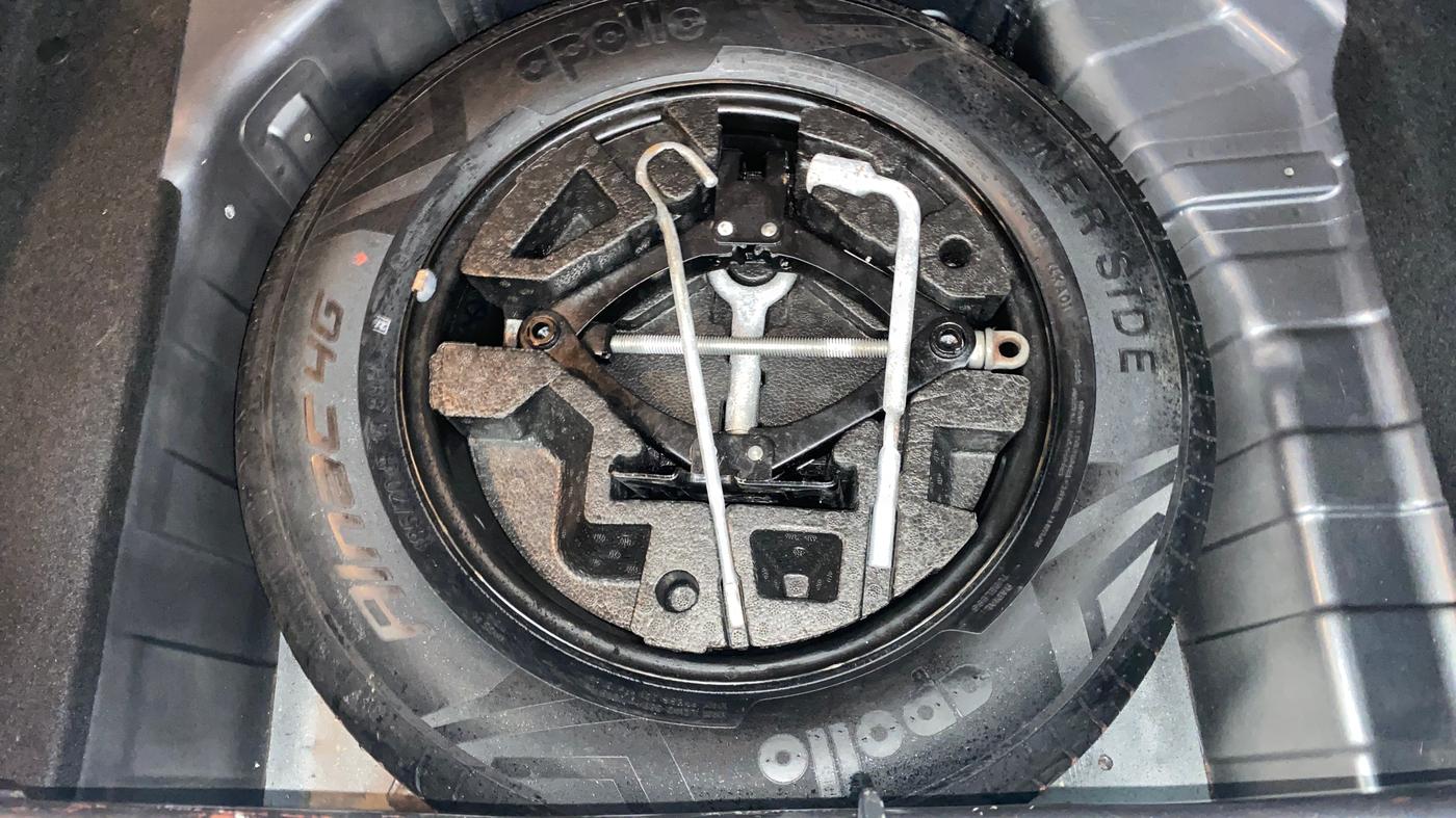 2022 Tata PUNCH ACCOMPLISHED AMT, Petrol, Automatic, 21,907 km, Spare Tyre
