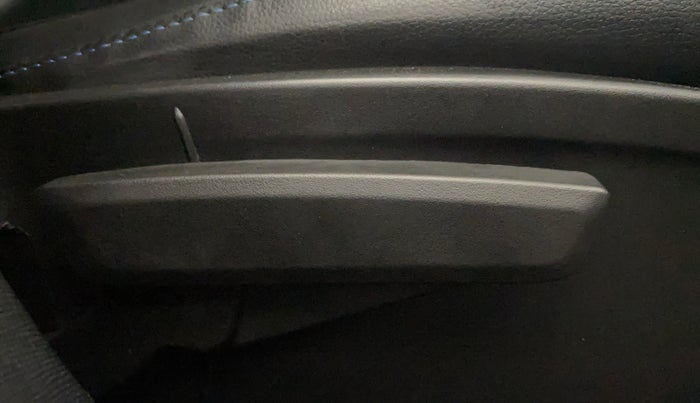 2022 Tata PUNCH ACCOMPLISHED AMT, Petrol, Automatic, 21,907 km, Driver Side Adjustment Panel