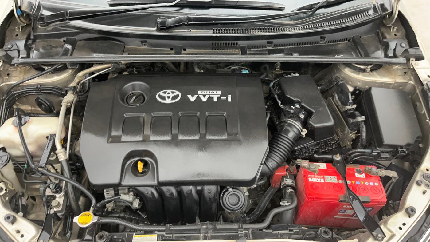 2015 Toyota Corolla Altis G PETROL, Petrol, Manual, 1,02,213 km, Engine View