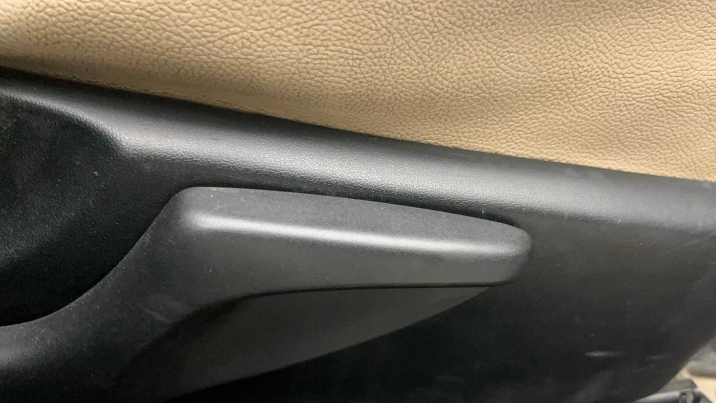 2015 Toyota Corolla Altis G PETROL, Petrol, Manual, 1,02,213 km, Driver Side Adjustment Panel