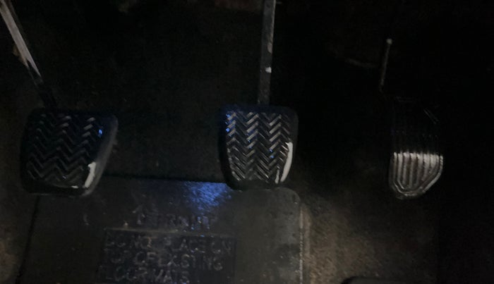 2015 Toyota Corolla Altis G PETROL, Petrol, Manual, 1,02,249 km, Pedals