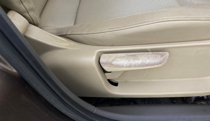 2015 Volkswagen Vento HIGHLINE PETROL AT, Petrol, Automatic, 51,090 km, Driver Side Adjustment Panel