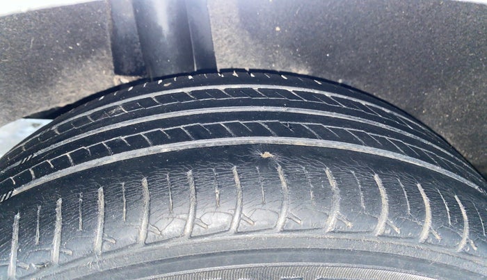 2017 Maruti Baleno DELTA PETROL 1.2, Petrol, Manual, 73,390 km, Right Rear Tyre Tread