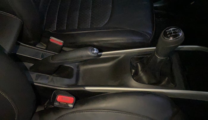 2017 Maruti Baleno DELTA PETROL 1.2, Petrol, Manual, 73,390 km, Gear Lever