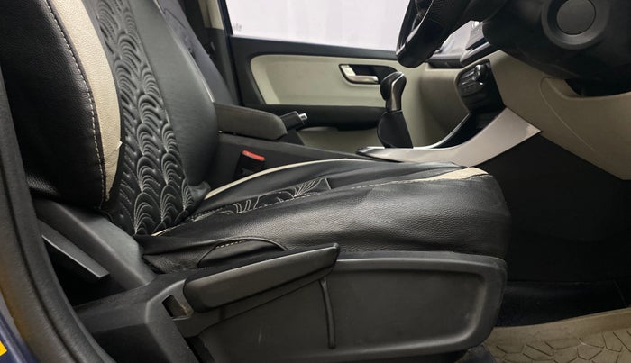 2023 Tata ALTROZ XZ DIESEL, Diesel, Manual, 98,222 km, Driver Side Adjustment Panel