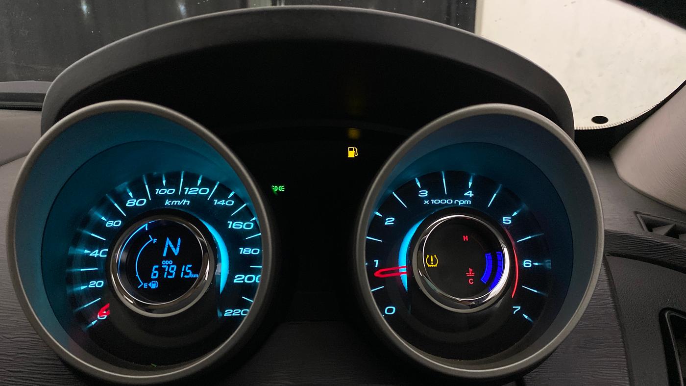 2017 Mahindra XUV500 W10, Diesel, Manual, 67,914 km, Odometer Image