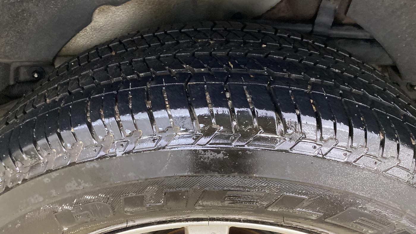 2017 Mahindra XUV500 W10, Diesel, Manual, 67,914 km, Left Rear Tyre Tread