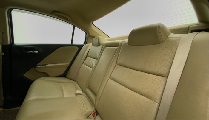 2016 Honda City 1.5L I-VTEC VX CVT, CNG, Automatic, 92,780 km, Right Side Rear Door Cabin