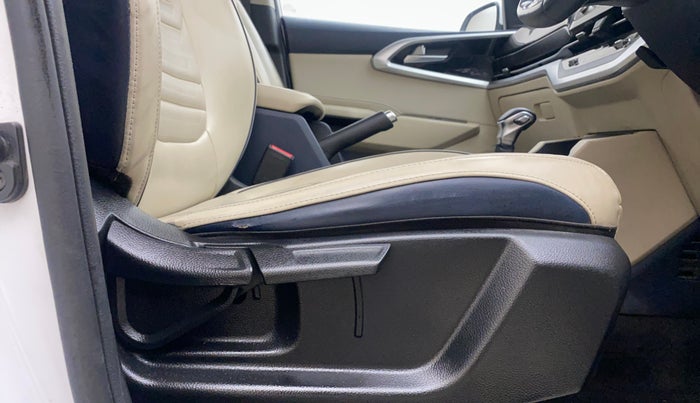 2022 KIA CARENS LUXURY PLUS 1.5 DIESEL AT 7 STR, Diesel, Automatic, 1,22,983 km, Driver Side Adjustment Panel