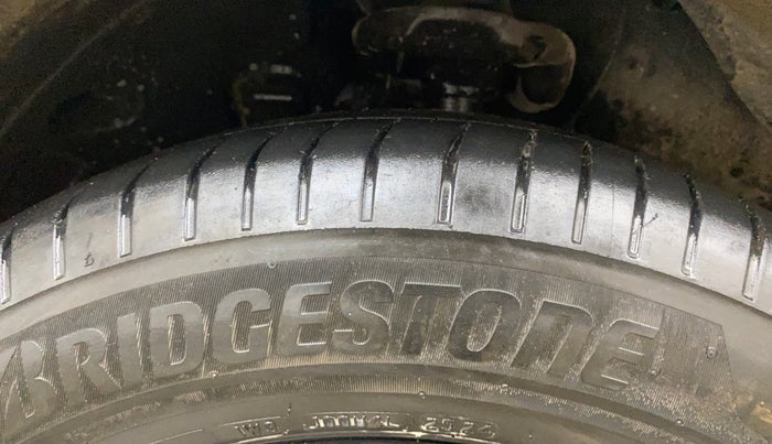 2022 KIA CARENS LUXURY PLUS 1.5 DIESEL AT 7 STR, Diesel, Automatic, 1,22,983 km, Left Front Tyre Tread