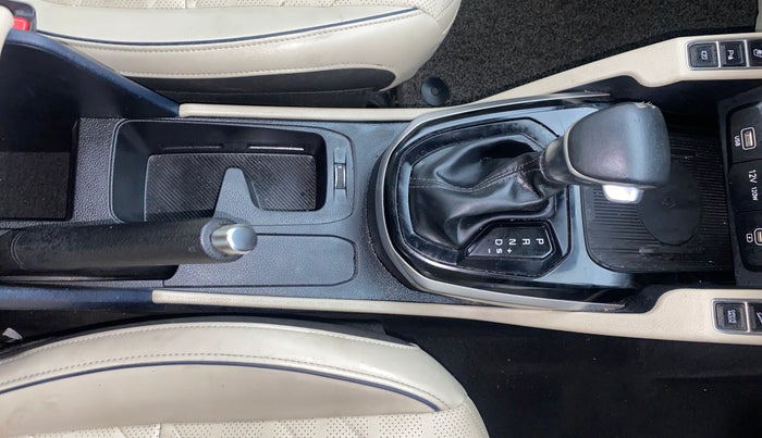 2022 KIA CARENS LUXURY PLUS 1.5 DIESEL AT 7 STR, Diesel, Automatic, 1,22,983 km, Gear Lever