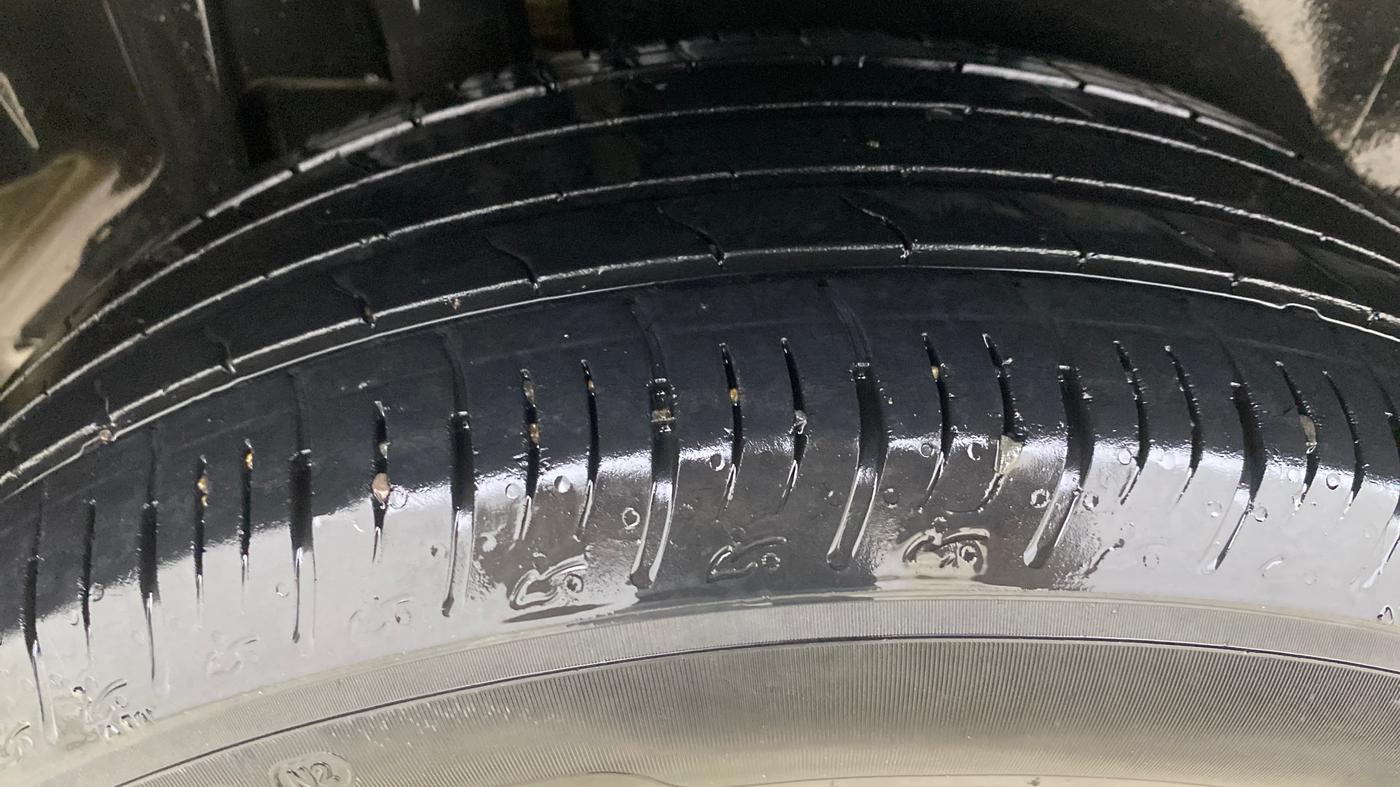 2023 Maruti BREZZA VXI SMART HYBRID, Petrol, Manual, 47,277 km, Right Rear Tyre Tread