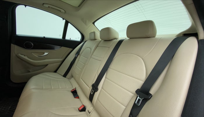 2014 Mercedes Benz C Class C 220 CDI AVANTGARDE, Diesel, Automatic, 61,130 km, Right Side Rear Door Cabin