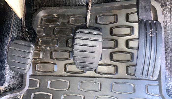 2014 Renault Duster 110 PS RXL ADVENTURE, Diesel, Manual, 1,09,872 km, Pedals