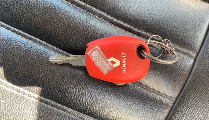 2014 Renault Duster 110 PS RXL ADVENTURE, Diesel, Manual, 1,09,872 km, Key Close Up