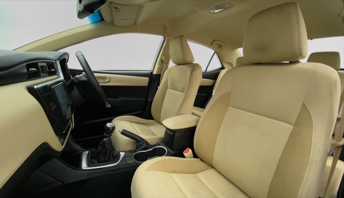 2017 Toyota Corolla Altis G, Petrol, Manual, 19,314 km, Right Side Front Door Cabin