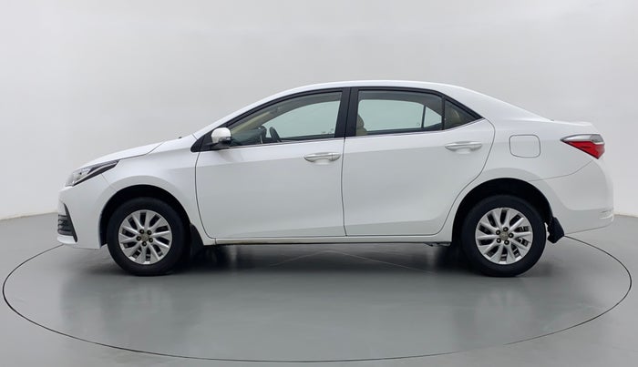 2017 Toyota Corolla Altis G, Petrol, Manual, 19,314 km, Left Side