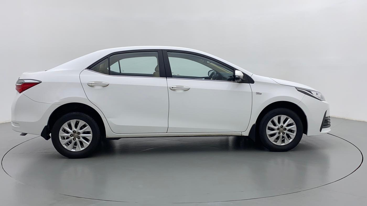 2017 Toyota Corolla Altis G, Petrol, Manual, 19,314 km, Right Side