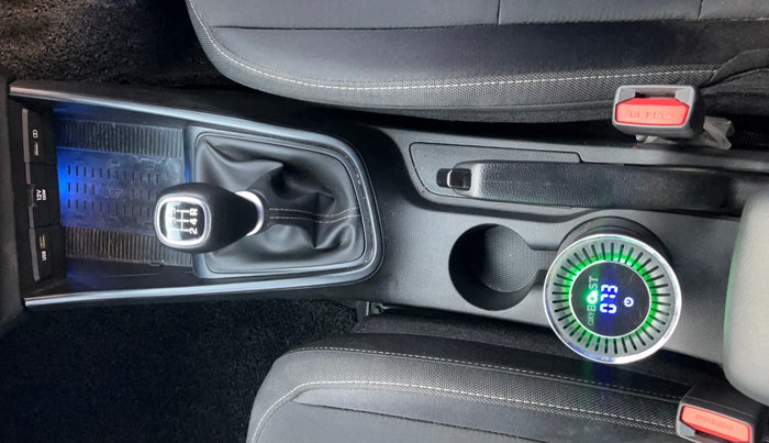 2023 Hyundai NEW I20 ASTA (O) 1.2 MT, Petrol, Manual, 19,450 km, Gear Lever