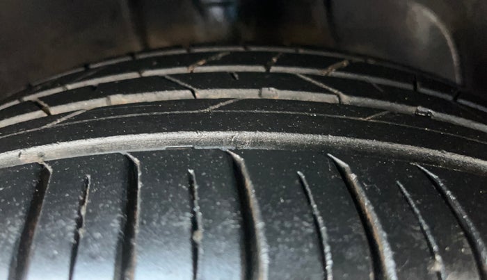 2023 Hyundai NEW I20 ASTA (O) 1.2 MT, Petrol, Manual, 19,450 km, Right Front Tyre Tread