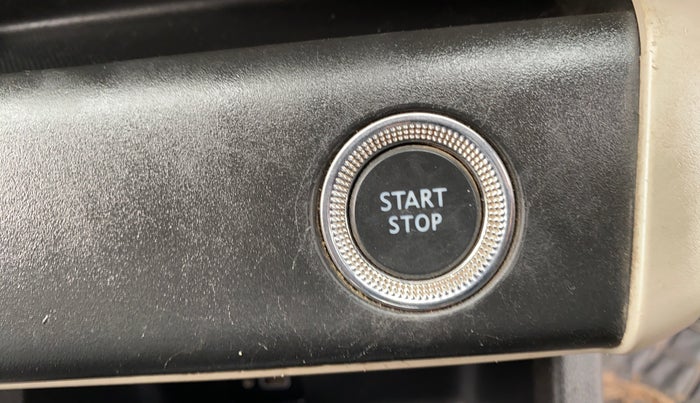 2019 Renault TRIBER RXZ, Petrol, Manual, 62,100 km, Keyless Start/ Stop Button