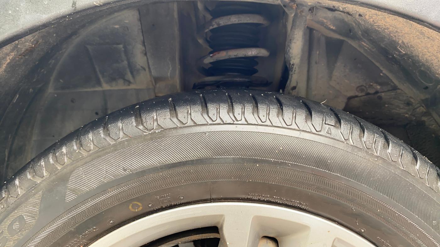 2019 Renault TRIBER RXZ, Petrol, Manual, 62,142 km, Left Front Tyre Tread