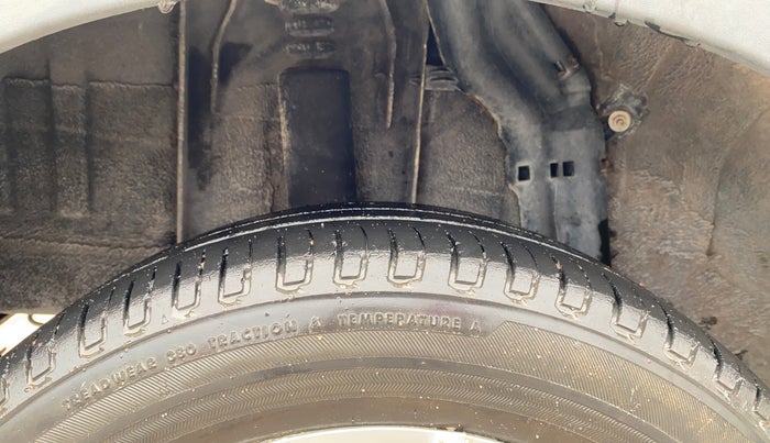 2019 Renault TRIBER RXZ, Petrol, Manual, 62,100 km, Right Rear Tyre Tread