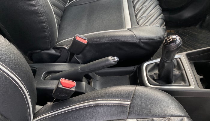 2020 Maruti Swift VXI, Petrol, Manual, 25,970 km, Gear Lever